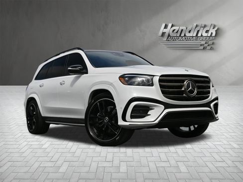 Used 2025 Mercedes-Benz GLS 580 GLS 580 image 2
