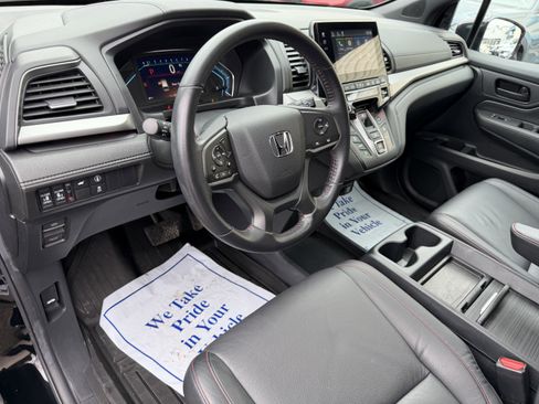 Used 2024 Honda Odyssey Sport image 13