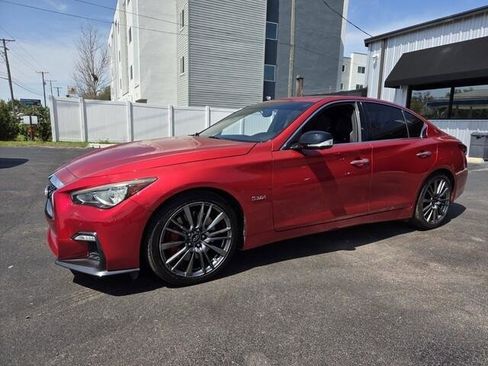 Used 2018 INFINITI Q50 Red Sport 400 w/ Sensory Package (Sport) image 3