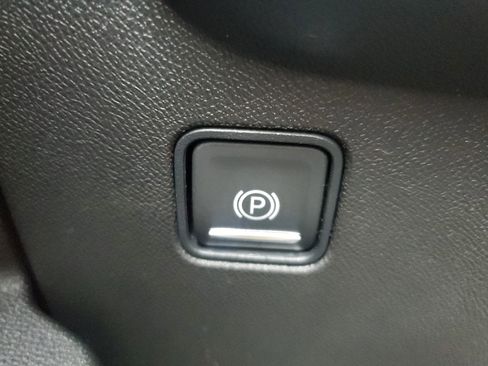 Used 2022 GMC Terrain AT4 image 30