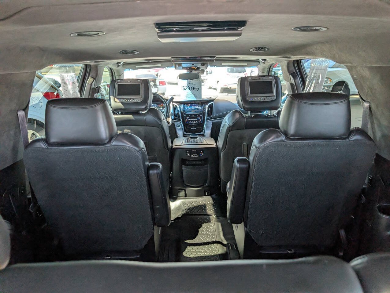 Used 2017 Cadillac Escalade ESV Platinum AWD/4WD image 18
