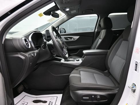 Used 2025 Chevrolet Blazer LT AWD/4WD image 9