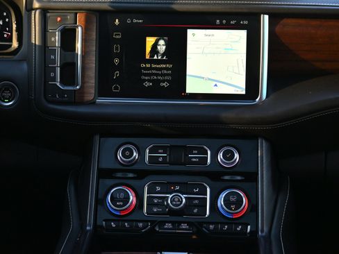 Used 2023 GMC Yukon XL Denali Ultimate image 18