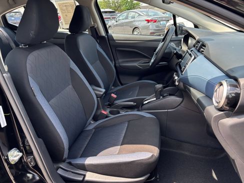 Used 2025 Nissan Versa SV FWD image 34