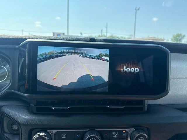 Used 2025 Jeep Wrangler Unlimited Sport AWD/4WD image 31