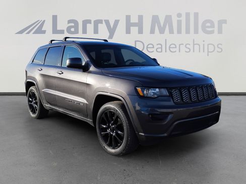 Used 2018 Jeep Grand Cherokee Altitude image 7