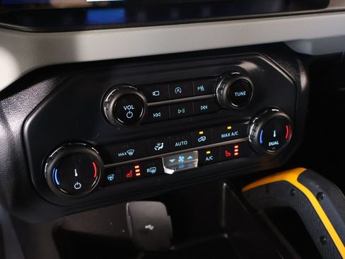 Used 2022 Ford Bronco Badlands AWD/4WD image 8