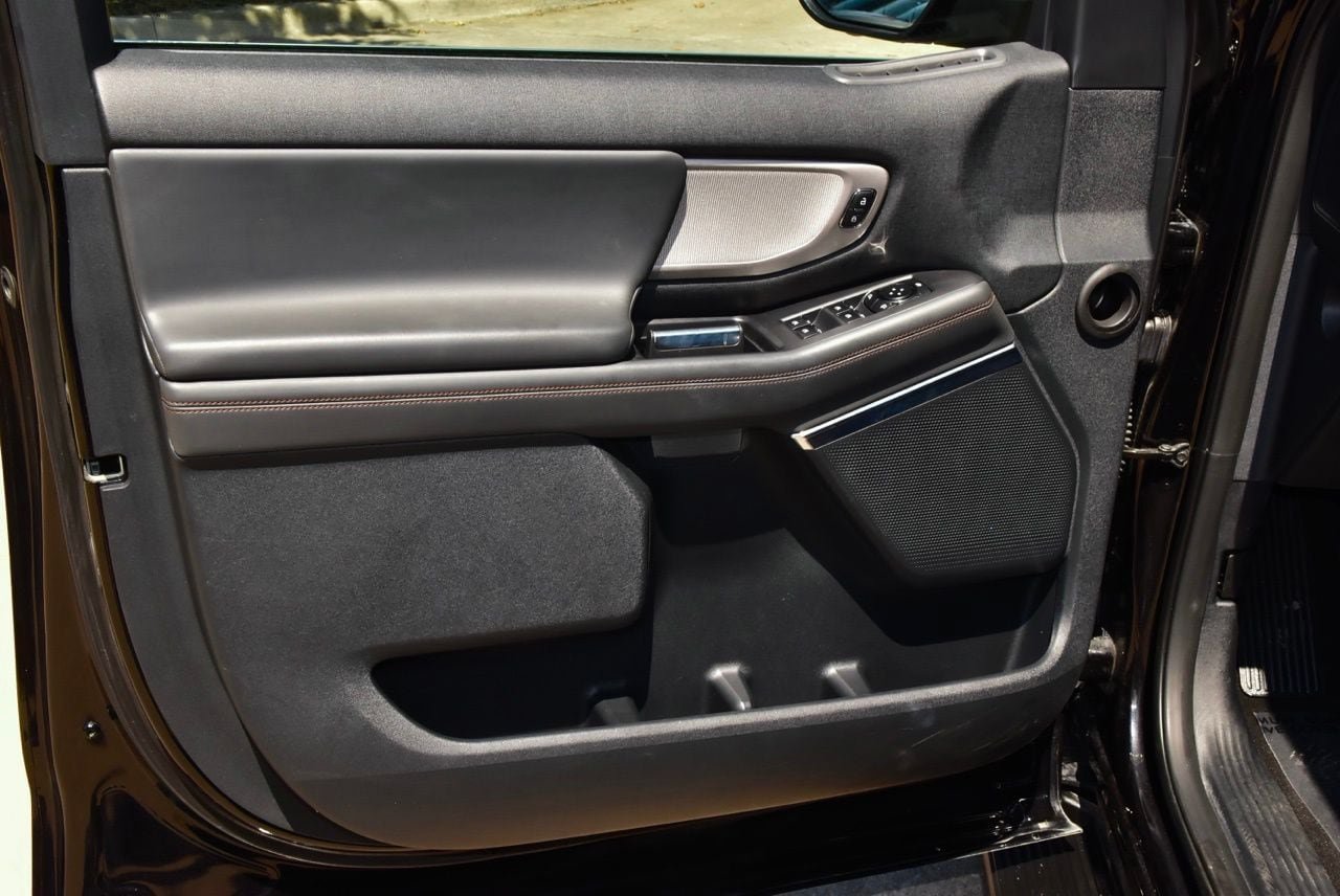Used 2025 Ford Expedition Active RWD image 35