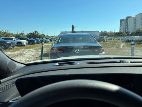 Used 2025 Buick Envista Preferred image 34