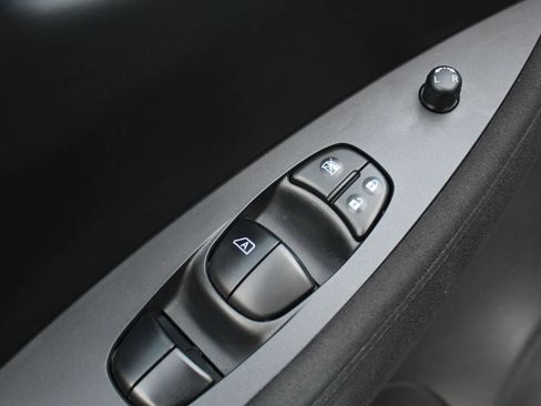 Used 2014 Nissan Leaf S w/ Charge Package image 32