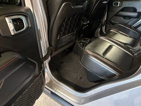 Used 2020 Jeep Gladiator Rubicon image 16