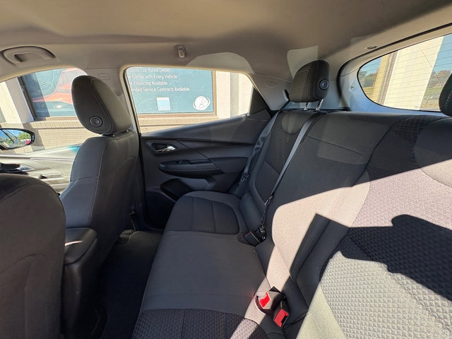 Used 2023 Chevrolet Bolt LT FWD image 16