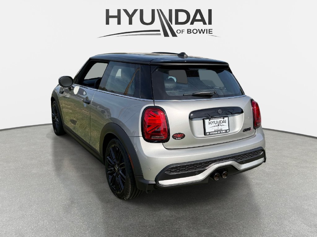 Used 2024 MINI Cooper S w/ Signature Upholstery Package FWD image 4