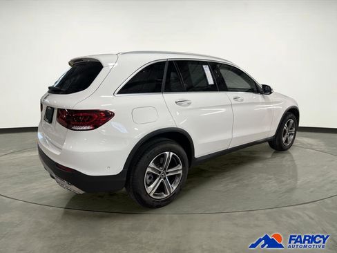 Used 2021 Mercedes-Benz GLC 300 image 4