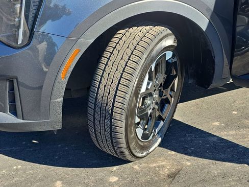 Used 2024 Kia Sorento S image 36