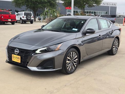 New 2026 Nissan Altima 2.5 SV FWD image 7
