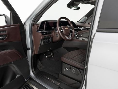 Used 2024 Cadillac Escalade V w/ LPO, ONYX Package AWD/4WD image 5
