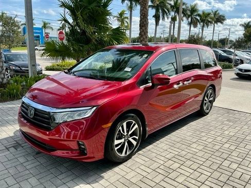 Certified 2022 Honda Odyssey Touring image 3
