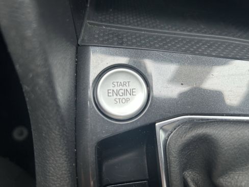 Certified 2023 Volkswagen Tiguan SE R-Line image 21