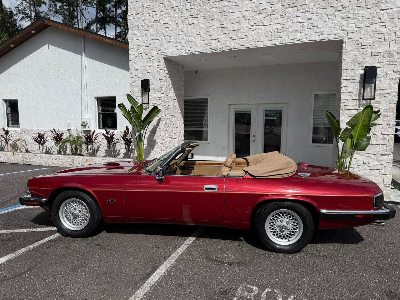 Used 1993 Jaguar XJS 4.0 Convertible RWD image 2