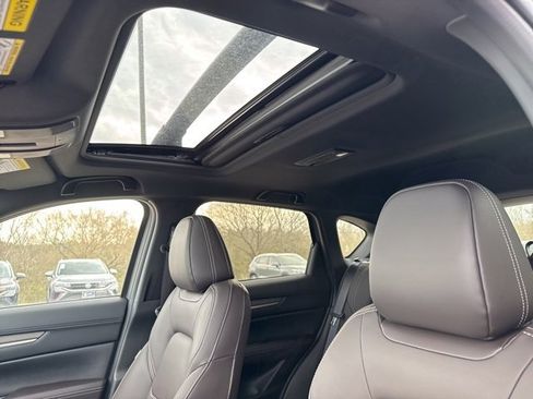 New 2025 MAZDA CX-5 Signature image 17