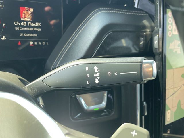 Used 2025 GMC Yukon Elevation w/ Elevation Premium Package AWD/4WD image 16