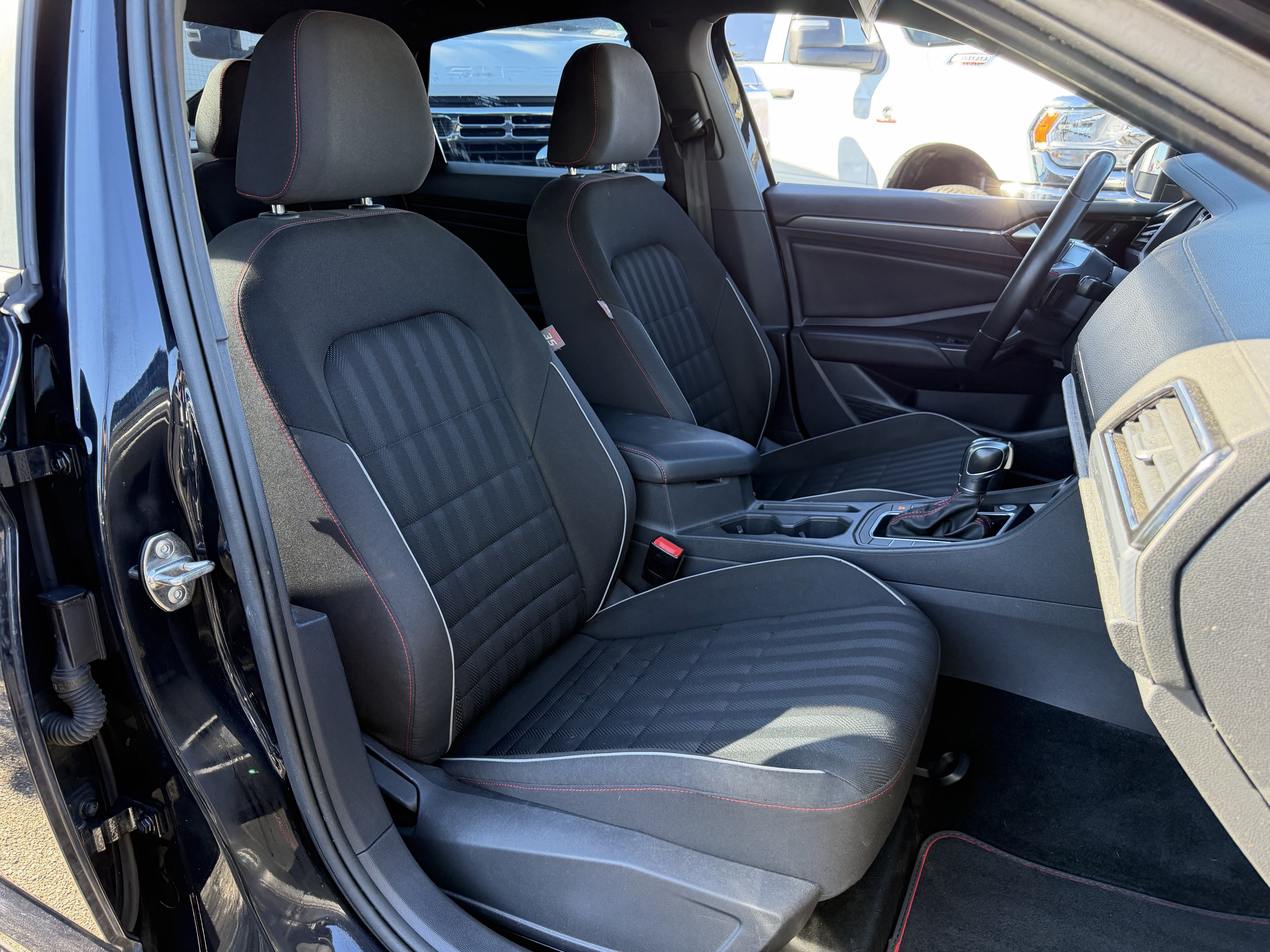 Used 2019 Volkswagen Jetta GLI FWD image 33