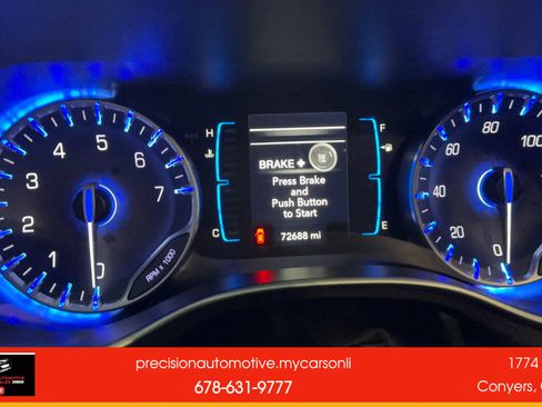 Used 2017 Chrysler Pacifica Touring-L w/ Tire & Wheel Group image 11