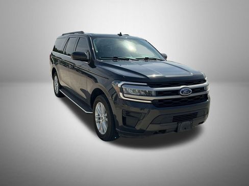 Used 2023 Ford Expedition Max XLT AWD/4WD image 3