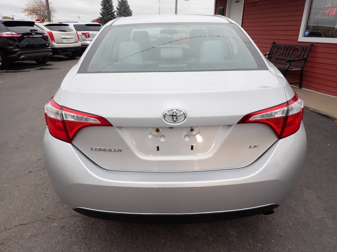 Used 2015 Toyota Corolla LE FWD image 5