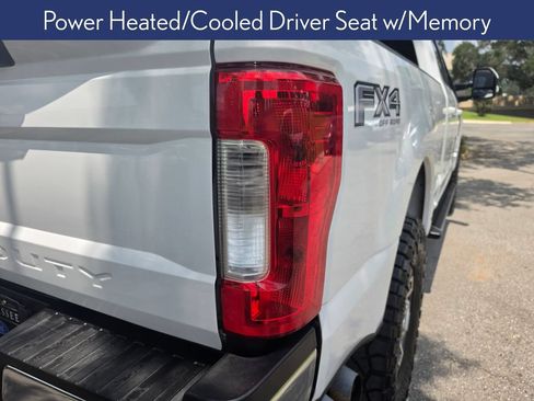 Used 2017 Ford F250 Lariat w/ Lariat Value Package AWD/4WD image 14