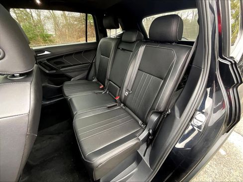 Used 2023 Volkswagen Tiguan SE R-Line image 15