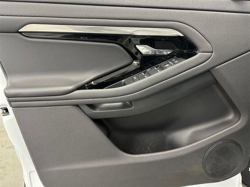 Used 2023 Land Rover Range Rover Evoque S image 17