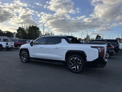 Used 2024 Chevrolet Silverado EV RST image 3