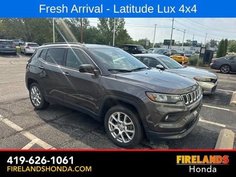 Used 2023 Jeep Compass Latitude AWD/4WD image 7