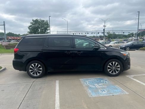 Used 2016 Kia Sedona SX FWD image 5