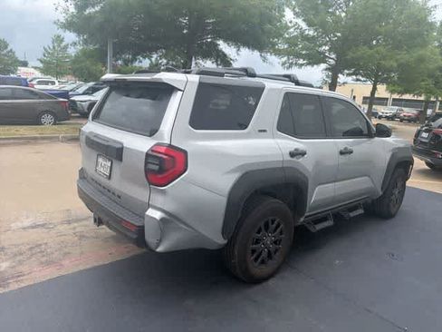 Used 2025 Toyota 4Runner SR5 AWD/4WD image 3