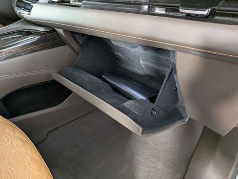 Certified 2024 Cadillac Escalade Premium Luxury w/ LPO, Floor Liner Package AWD/4WD image 35