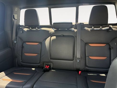 Used 2021 GMC Sierra 1500 AT4 w/ AT4 Value Package AWD/4WD image 13