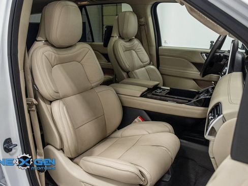 Used 2020 Lincoln Navigator Reserve w/ Equipment Group 208A Reserve image 44