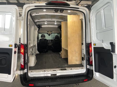 Used 2022 Ford Transit 250 Medium Roof AWD image 8