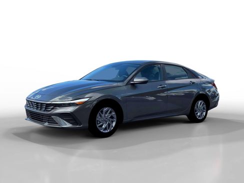 New 2026 Hyundai Elantra Hybrid FWD image 2