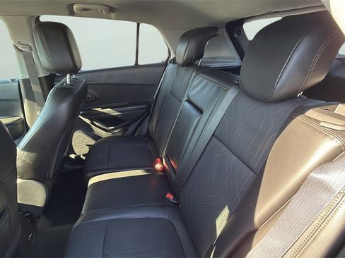 Used 2022 Chevrolet Trax LT w/ Driver Confidence Package image 13