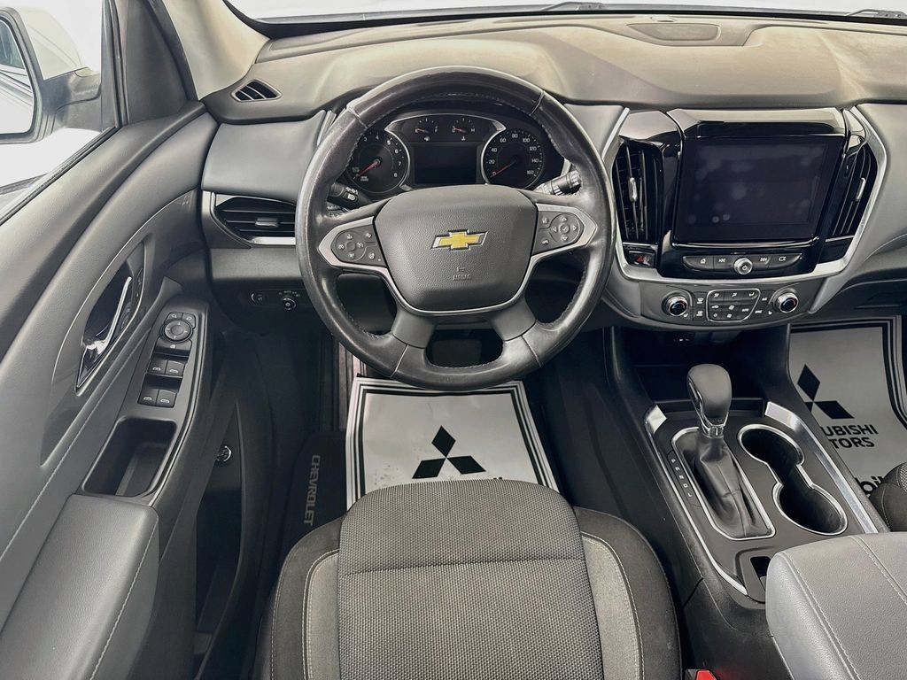 Used 2021 Chevrolet Traverse LT FWD image 22
