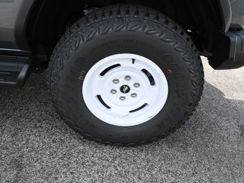 New 2026 Ford Bronco Heritage Edition AWD/4WD image 11