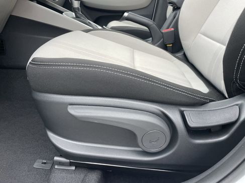 New 2026 Hyundai Venue SEL FWD image 28