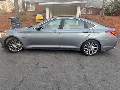 Used 2015 Hyundai Genesis 5.0 image 3