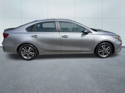 Used 2023 Kia Forte LXS image 7