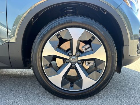 New 2026 Volvo XC40 B5 Plus w/ Protection Package Premier image 7