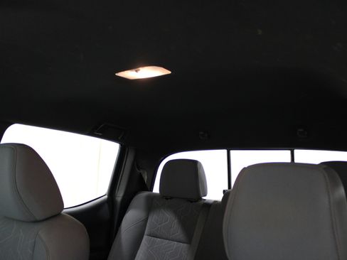 Used 2019 Toyota Tacoma TRD Off-Road image 25